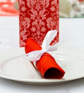 Cómo doblar servilletas de papel: 5 estilos fáciles y elegante